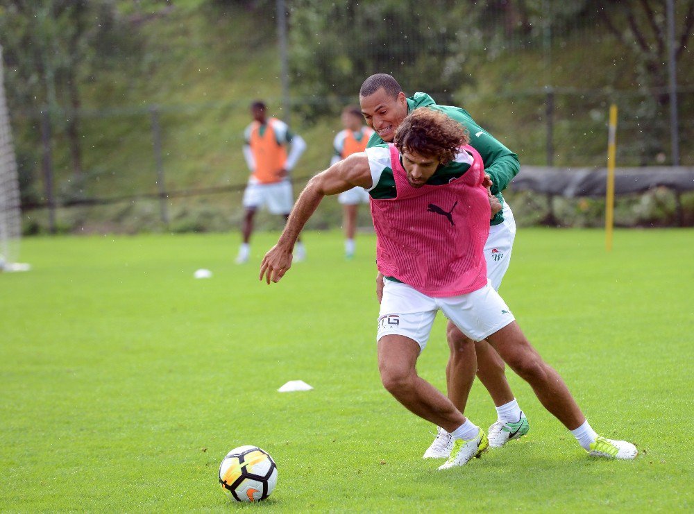 Bursaspor, Avusturya Kampını Tamamladı