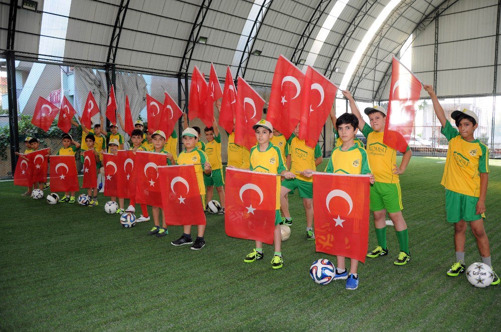 Erdemli Spor’dan Şehit Ömer Halisdemir Anısına Yaz Futbol Okulu