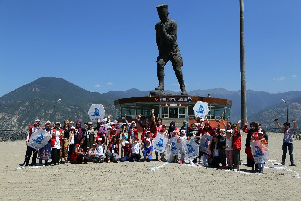 Öğrenciler "Damla Projesi" İle Uçurtma Şenliğinde Eğlendi