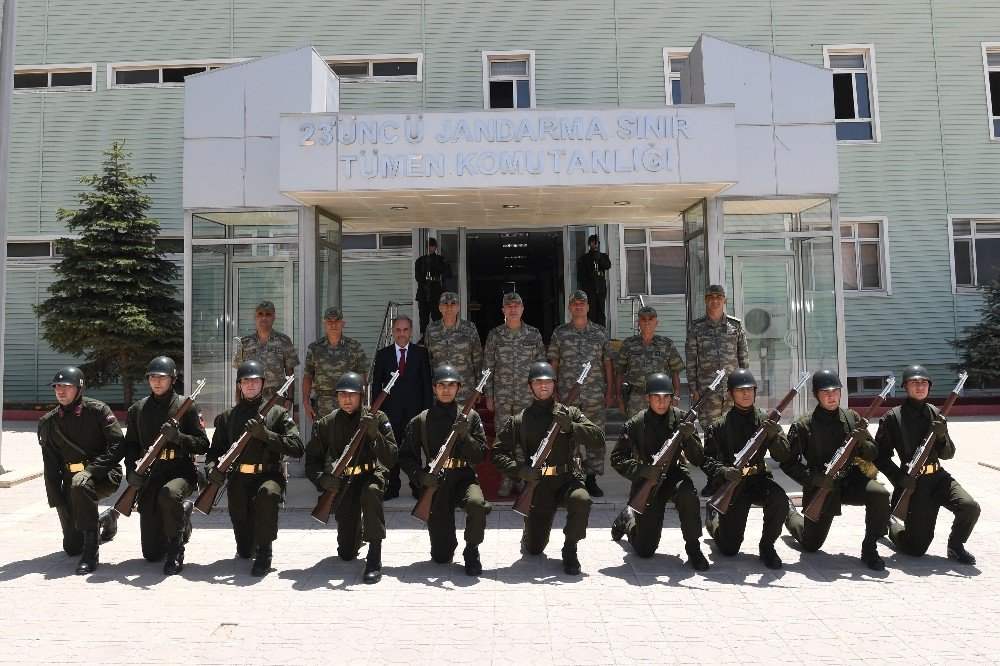 Genelkurmay Başkanı Akar, Şırnak Ve Yüksekova’da İncelemelerde Bulundu