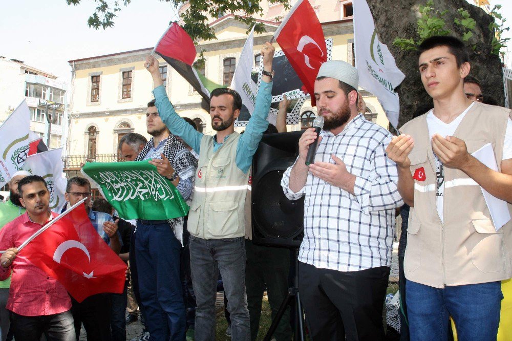 Trabzon’da Cuma Namazı Sonrası İsrail Protesto Edildi