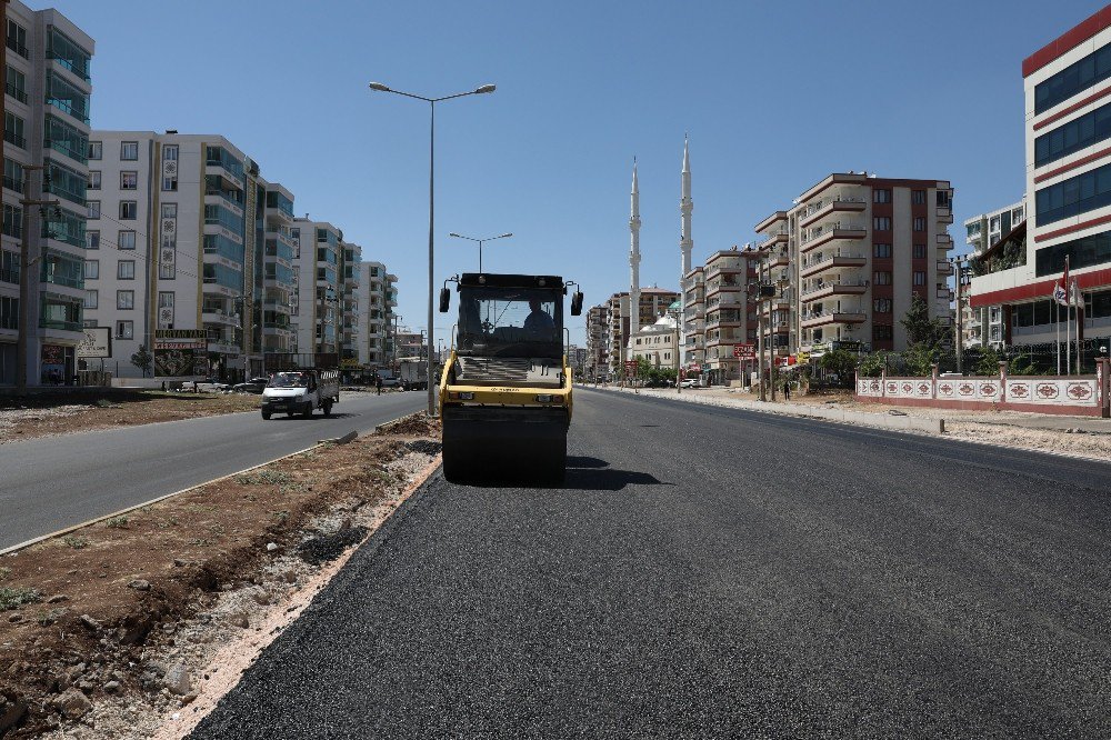 Orhan Doğan Caddesi Asfaltlanıyor