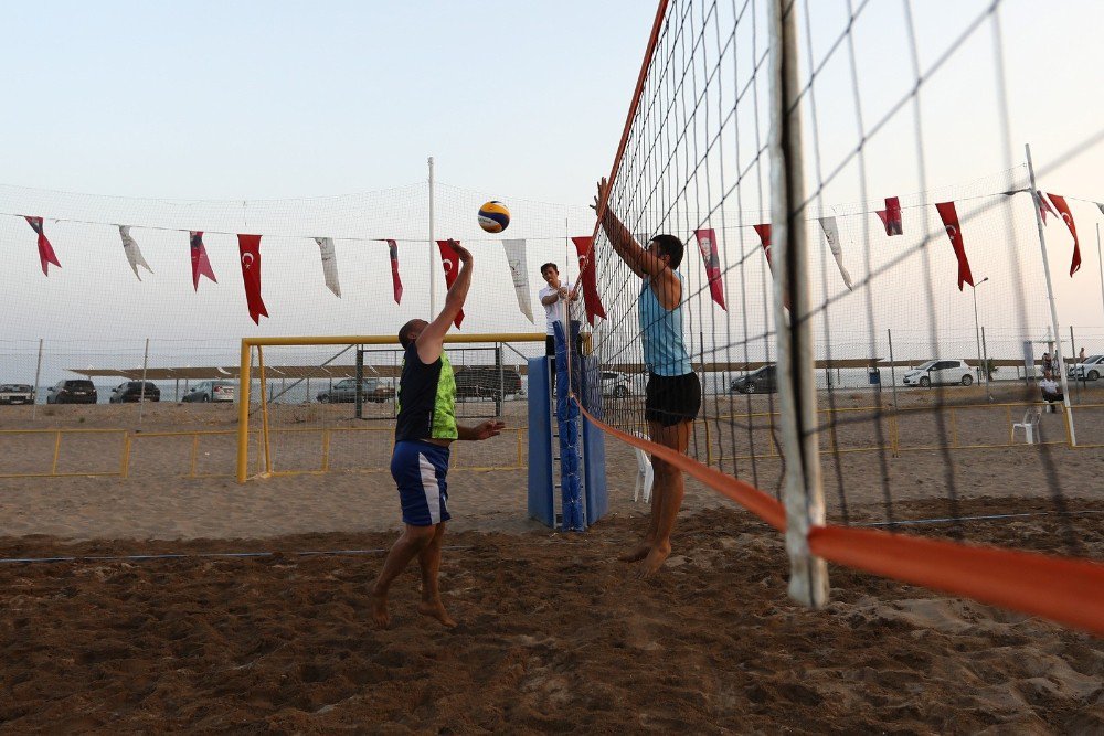 Manavgat’ta Plaj Voleybolu Heyecanı Başladı