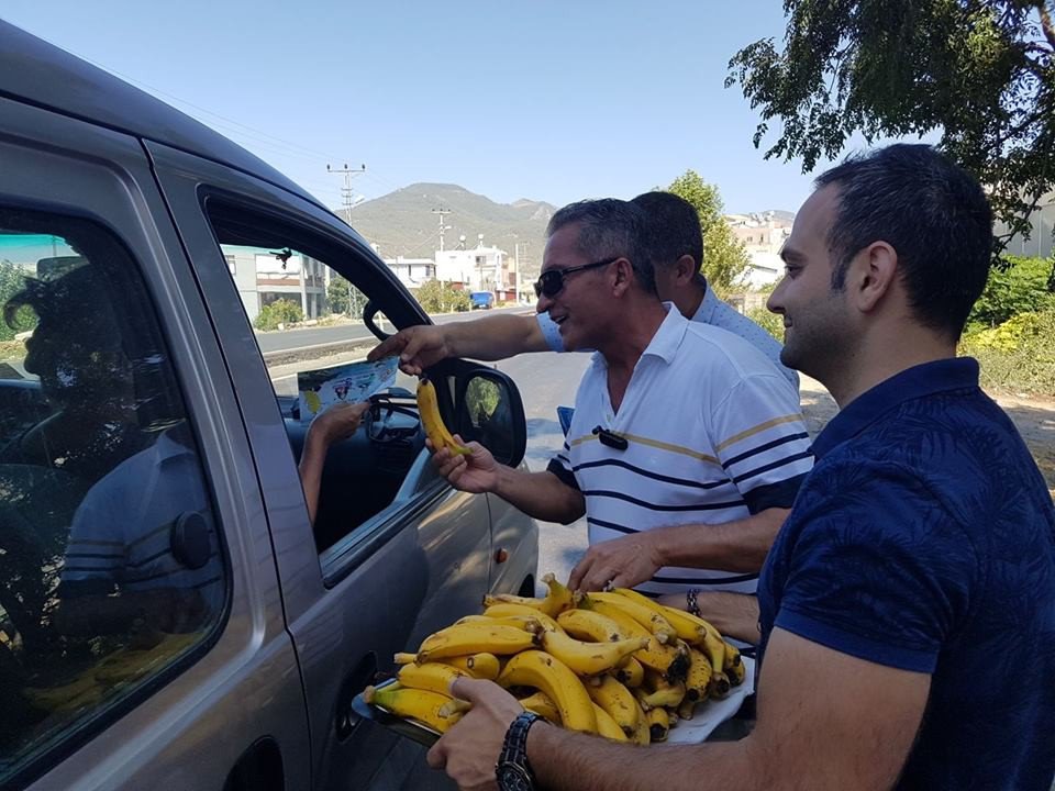 Anamur’da Sürücülere Muz Dağıtıldı