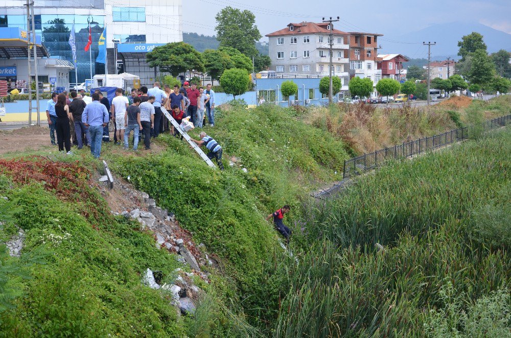 Dereye Uçan Pat Pat’dan Atlayarak Kurtuldu