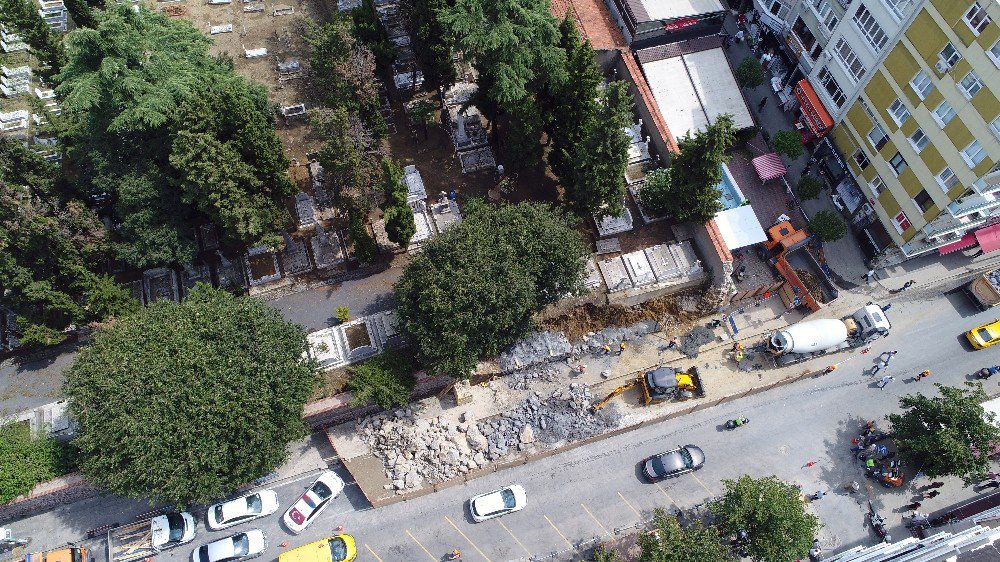 Şişli’de Duvarı Çöken Ermeni Mezarlığı’nın Enkazı Havadan Görüntülendi