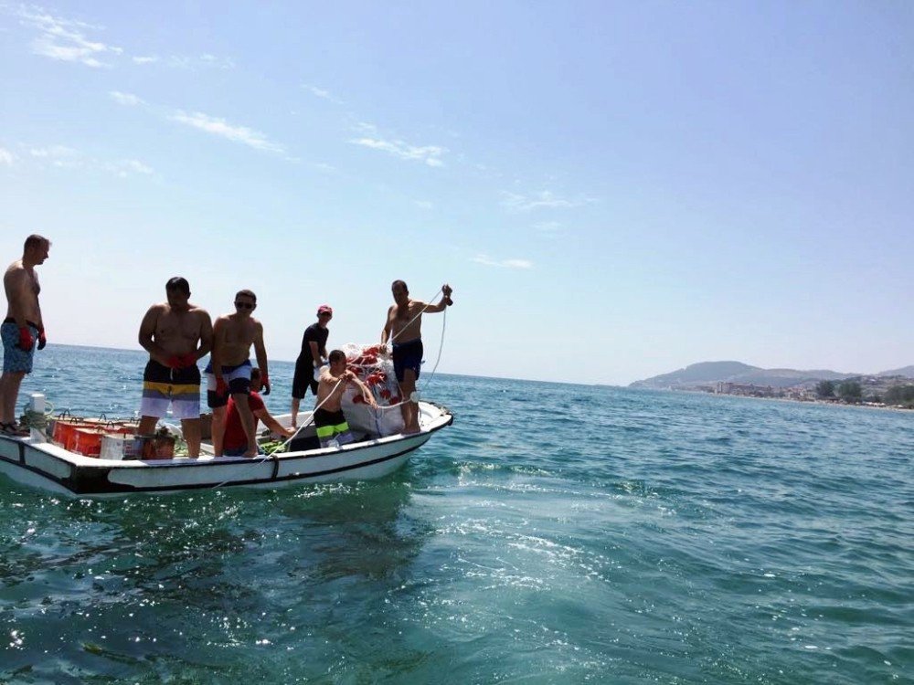 Kumbağ Plajında Cankurtaran Hizmete Başladı