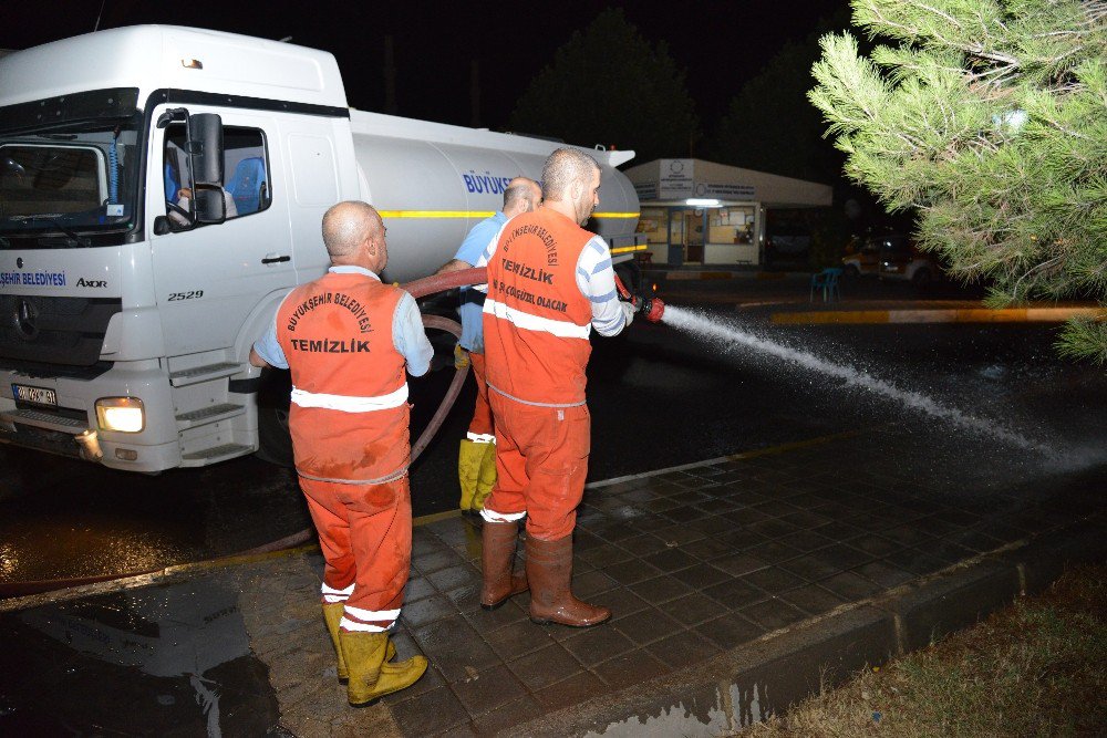 Otogar Tazyikli Su İle Yıkadı