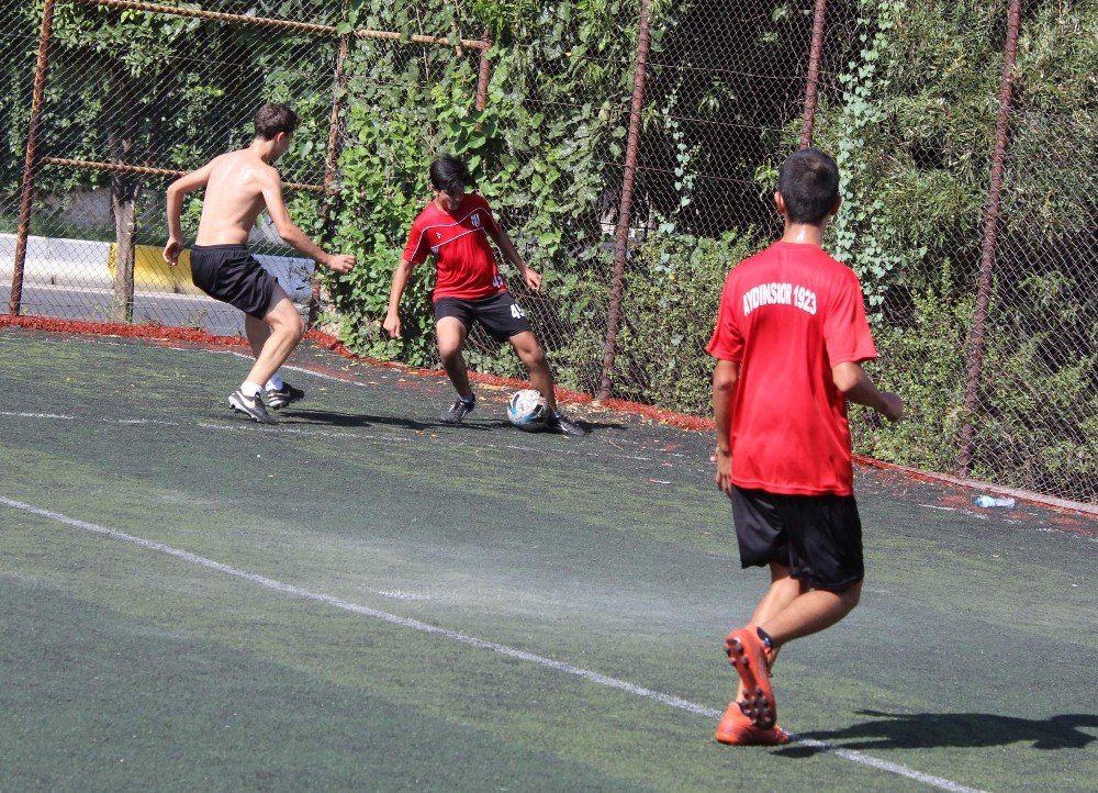 Aydınspor 1923’ün Altyapısı Çalışmalara Halı Sahada Devam Ediyor