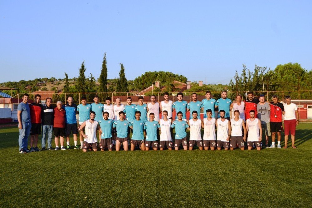 Ayvalıkgücü Belediyespor Sahaya İndi