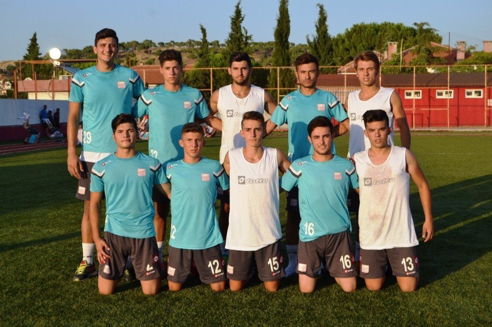 Ayvalıkgücü Belediyespor Sahaya İndi