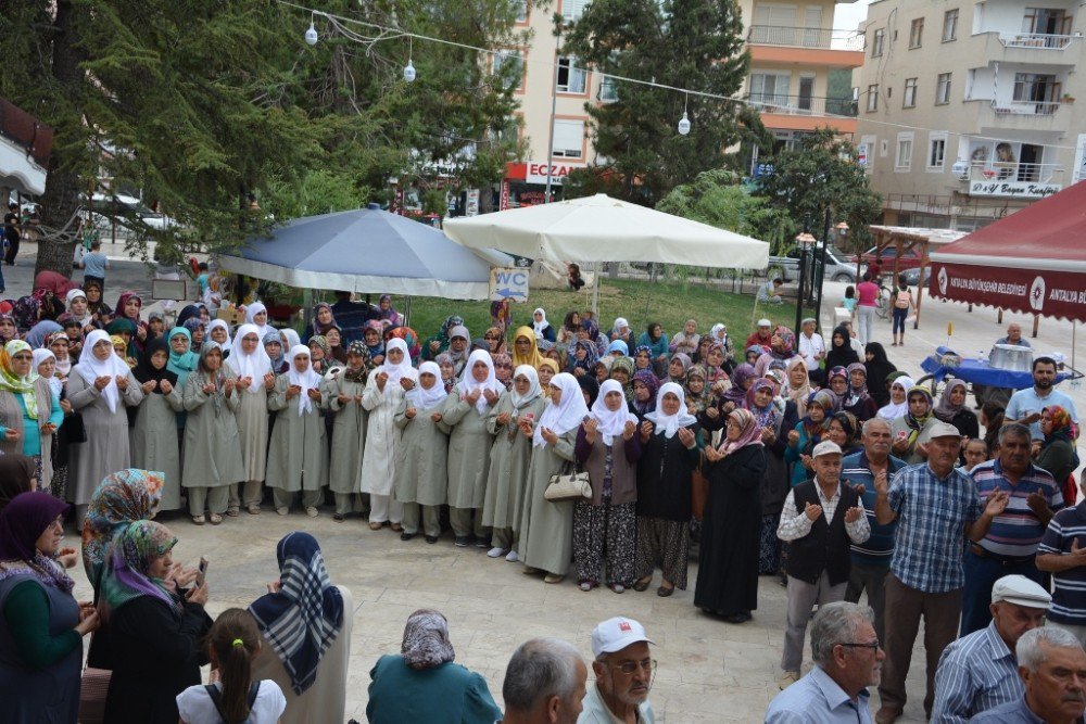 Hacı Adayları İçin Uğurlama Töreni