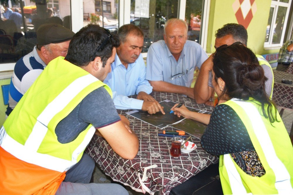 Bigadiç’te Başkan Avcu, Esenli’de Yol Yapım Çalışmalarını İnceledi