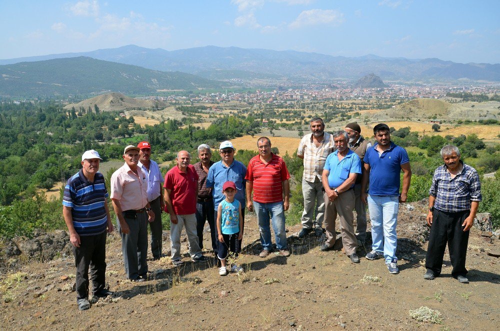 Suları Kesilen Köylüler Yetkililerden Yardım Bekliyor