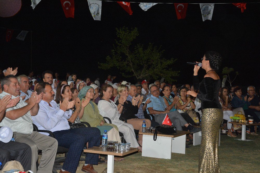 Yukarı Kayacık Kiraz Festivali Renkli Görüntülere Sahne Oldu