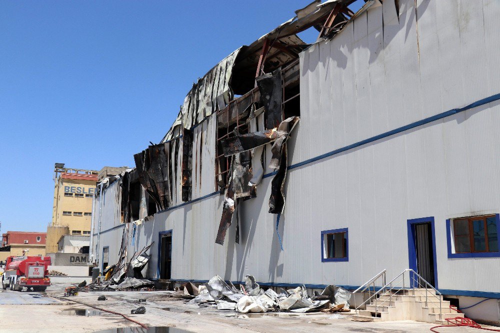 Gaziantep’te Yanan Fabrikaya Girenler Şok Eden Tahribatla Karşılaştı