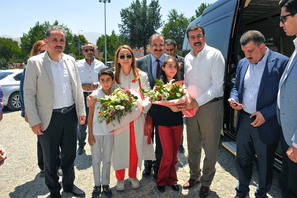 Bakan Tüfenkci’den Büyükşehir Belediyesine Ziyaret