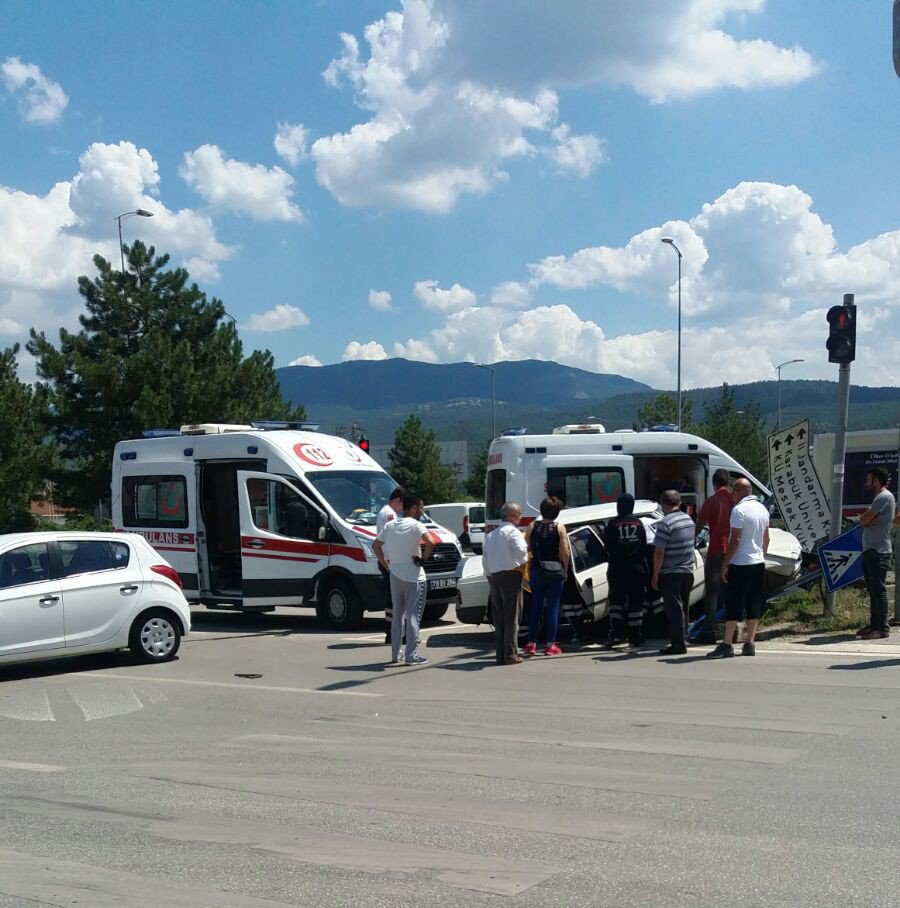 Karabük’te Trafik Kazası: 2 Yaralı