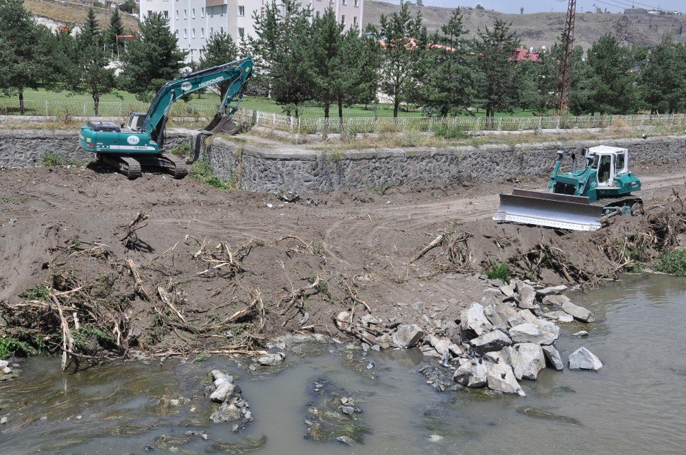 Kars Çayı Islah Çalışmaları Kaldığı Yerden Ediliyor