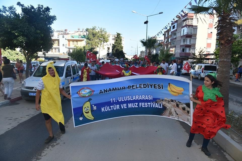 Anamur’da Festival Yürüyüşü Ve Orhan Hakalmaz Konseri