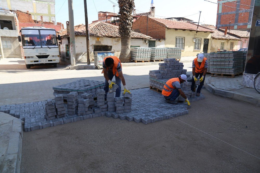 Kurtuluş Mahallesi’nde Parke Taşı Çalışmaları Başladı