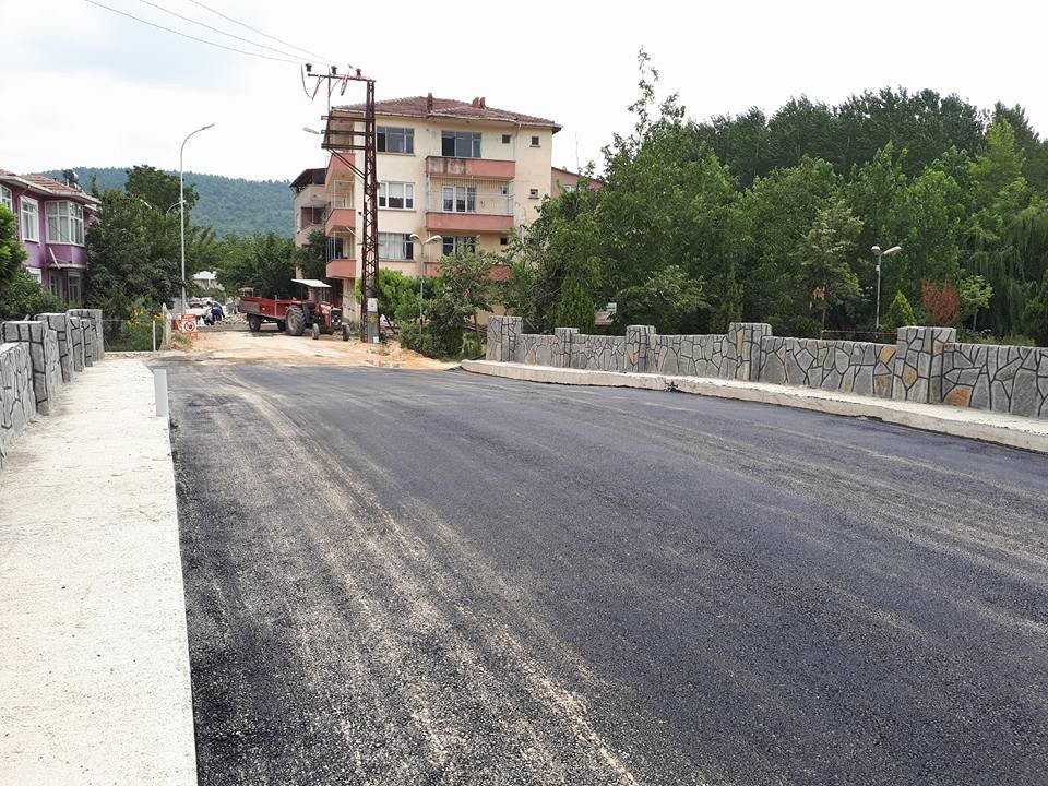 Vezirhan’da Asfalt Çalışmaları Devam Ediyor