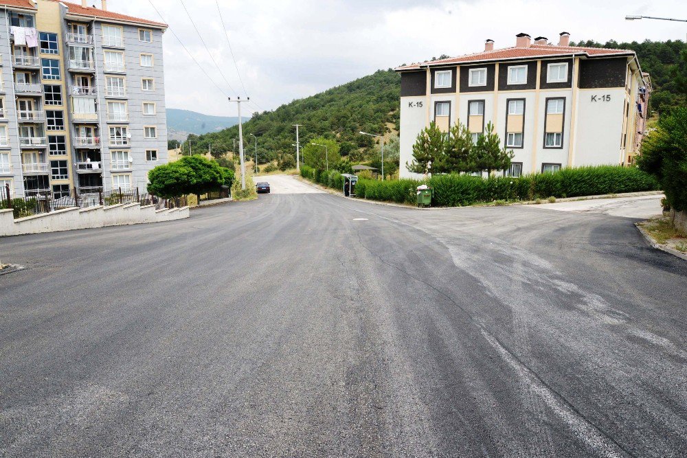 Bozüyük’te Asfaltlama Çalışmaları Sürüyor