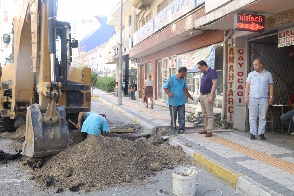 Aydın Caddesinde Çalışmalar Hızlı Bir Şekilde İlerliyor