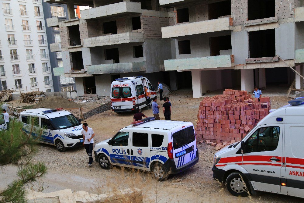 İnşaatın Havalandırma Boşluğunda Ceset Bulundu