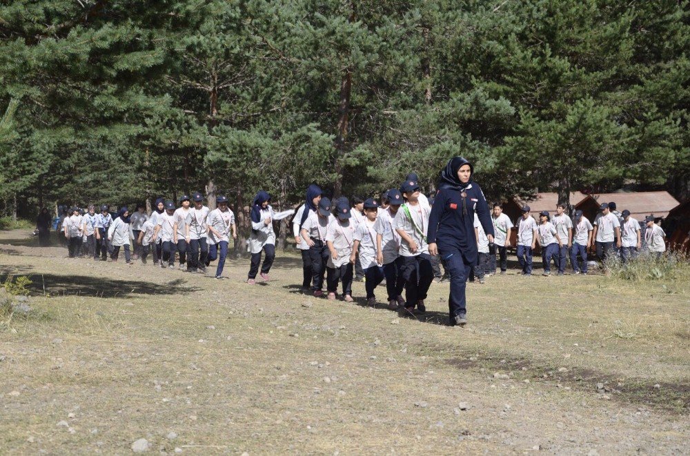 İzciler Bolu Aladağ’da Kamp Kurdu