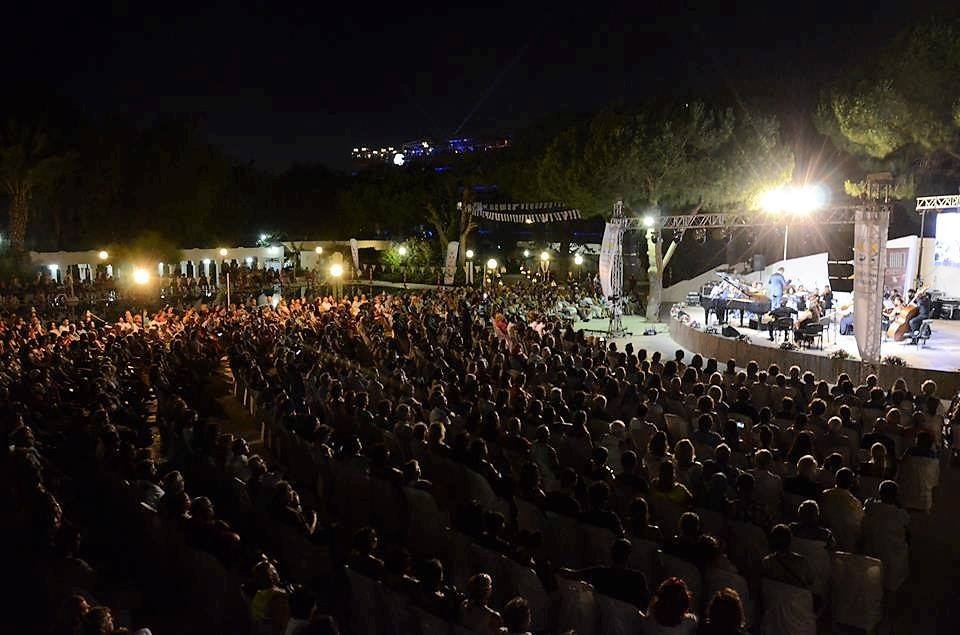 Kuşadası’nda İdil Biret Konseri