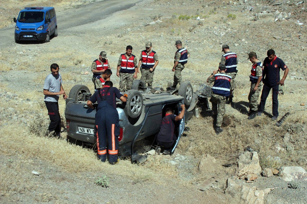 Otomobil Şarampole Uçtu: 5 Yaralı