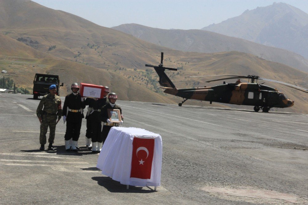 Kaza Kurşunu İle Şehit Olan Asker Memleketine Uğurlandı