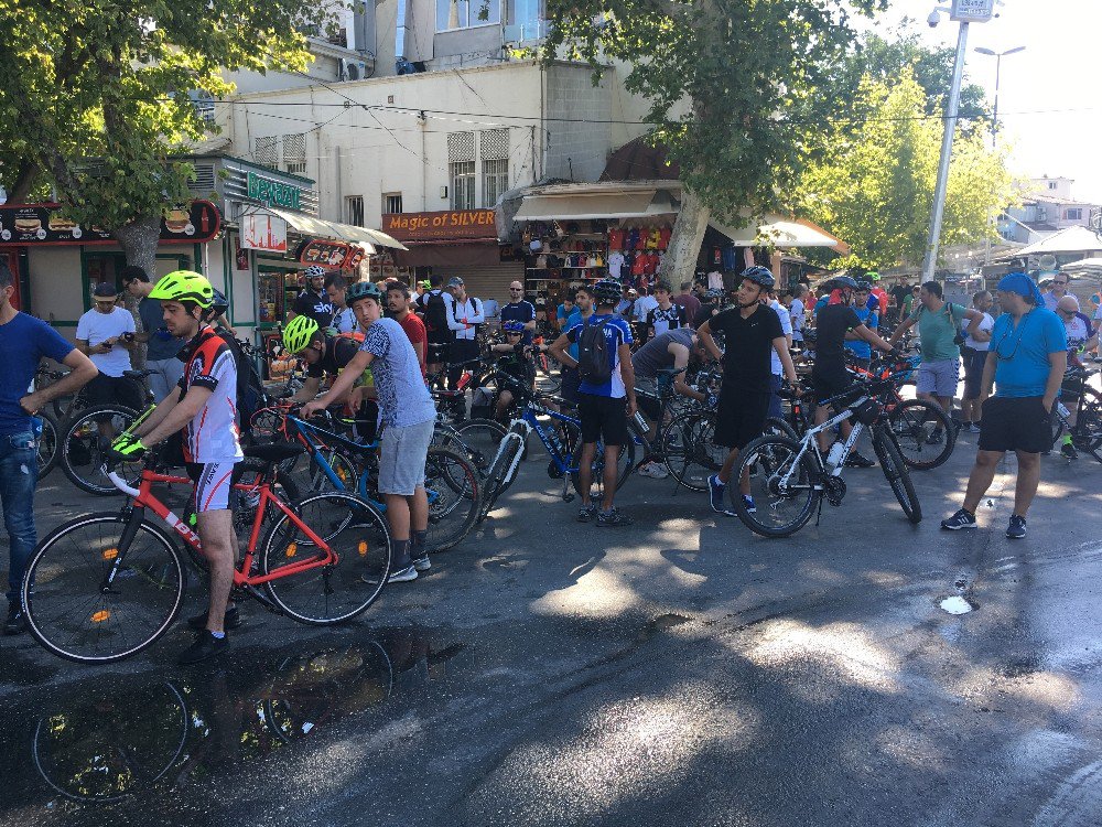 Ordu Caddesi Bisikletliler İçin Trafiğe Kapatıldı