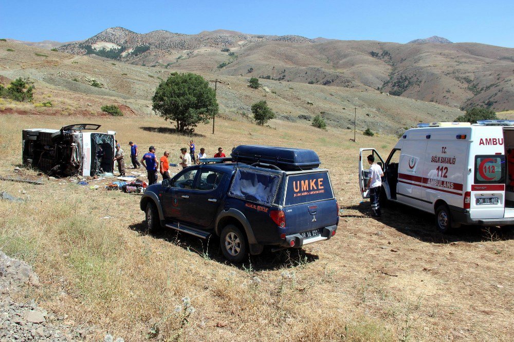 Kapuzbaşı Şelalesi’ne Giden Otobüs Devrildi: 8’i Ağır 26 Yaralı