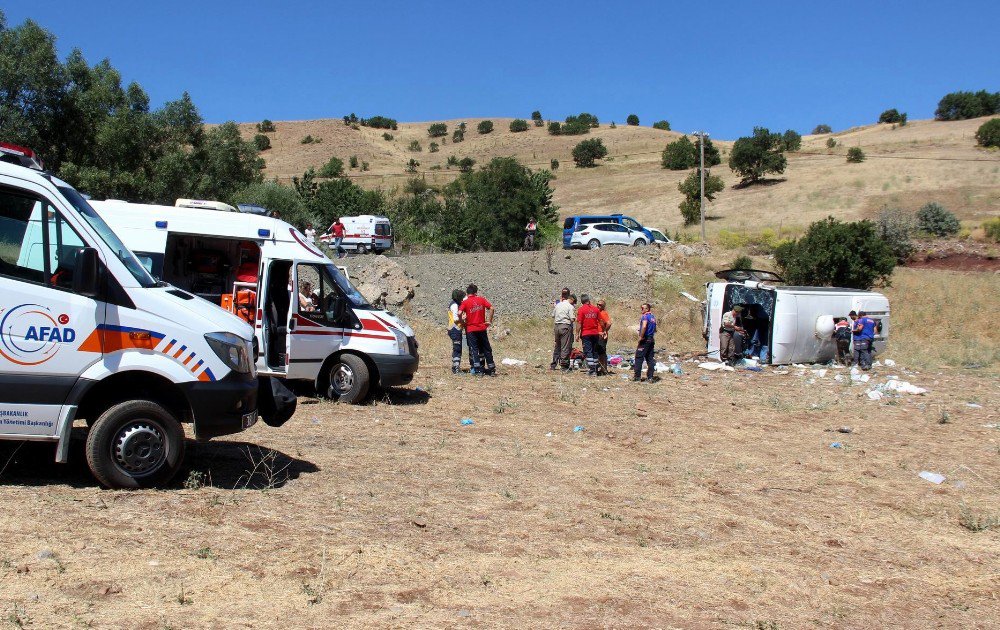 Kapuzbaşı Şelalesi’ne Giden Otobüs Devrildi: 8’i Ağır 26 Yaralı