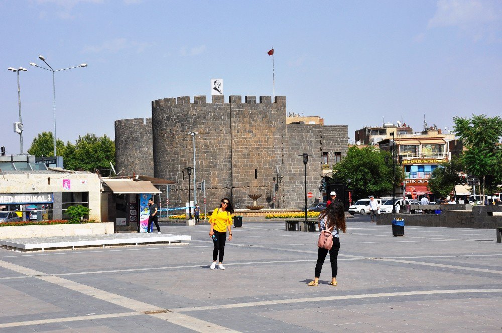 Diyarbakır’da Yabancı Turist Patlaması