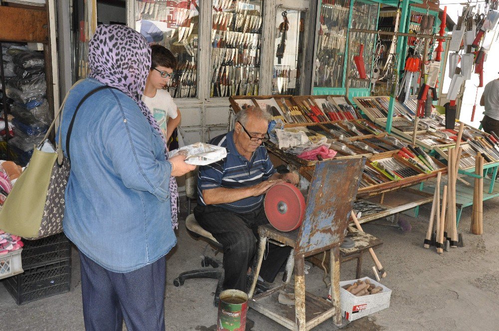 Bıçakçılarda Bayram Hareketliği Başladı