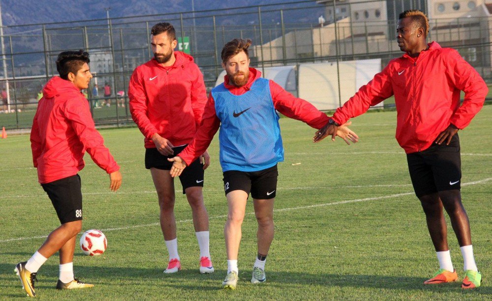 Balıkesirspor’un Kamp Çalışmaları Devam Ediyor