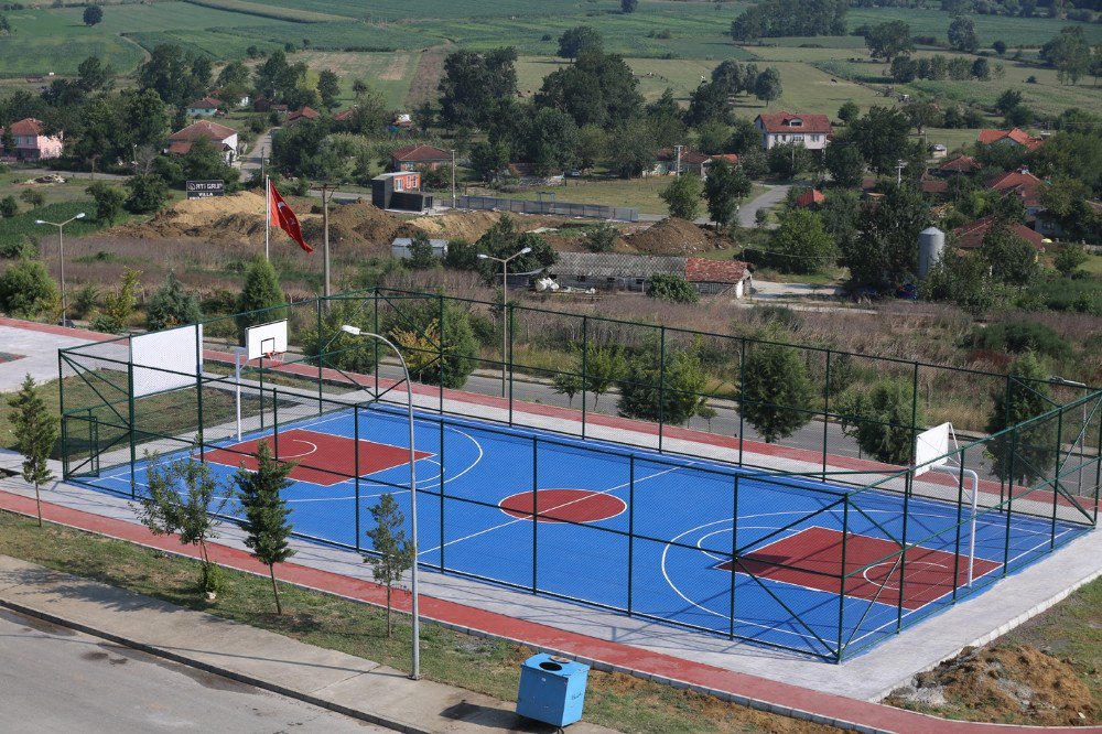 Camili’ye Basketbol Sahası İle Yürüyüş Parkuru