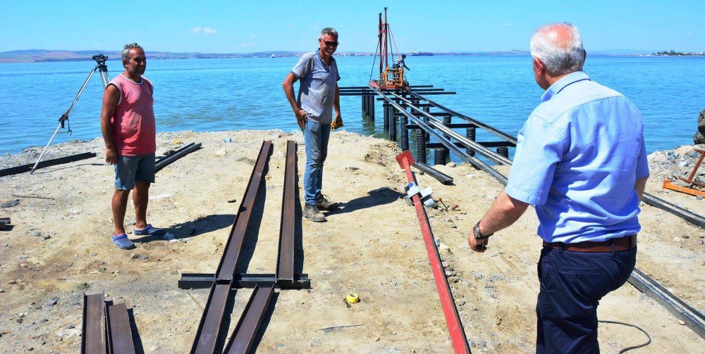 Lapseki’de Amatör Balıkçılar İçin İskele Yapılıyor