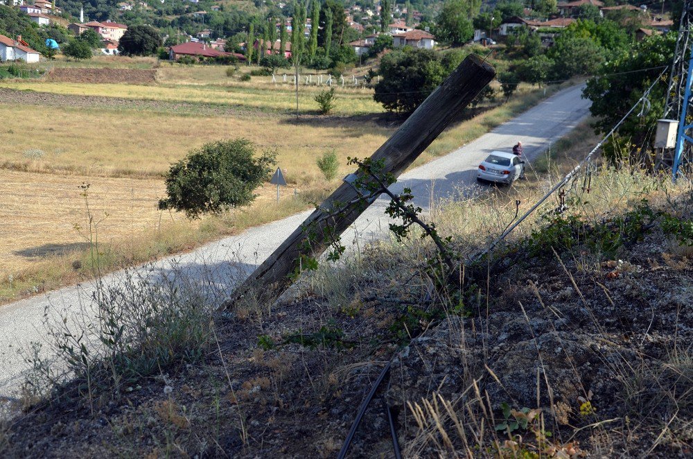 Telefon Kabloları Kopunca Dünyayla İletişimleri Kesildi