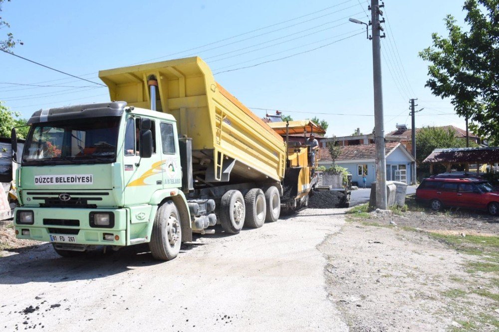 Düzce Akpınar Mahallesi Asfaltlanıyor