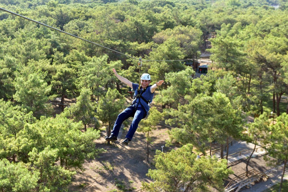 Park Orman’da Zıpline Heyecanı