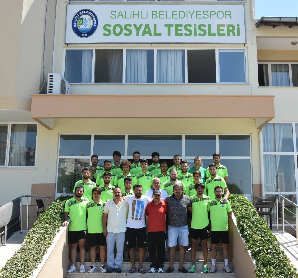 Salihli Belediyespor Sezon Hazırlıklarına Başladı