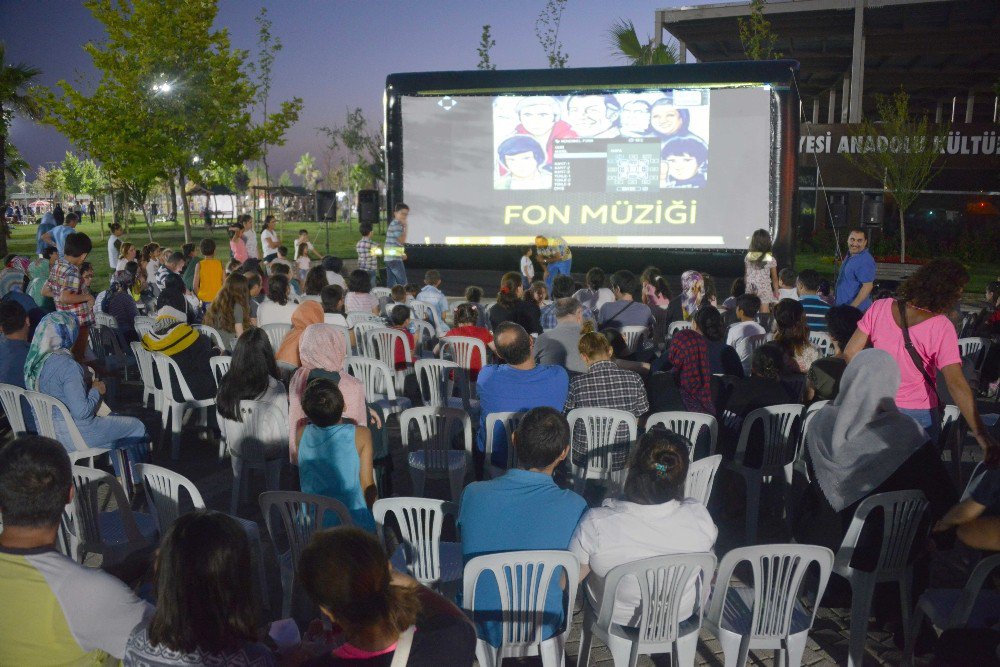 Tuzla Belediyesi Açık Hava Sinema Günleri Başladı