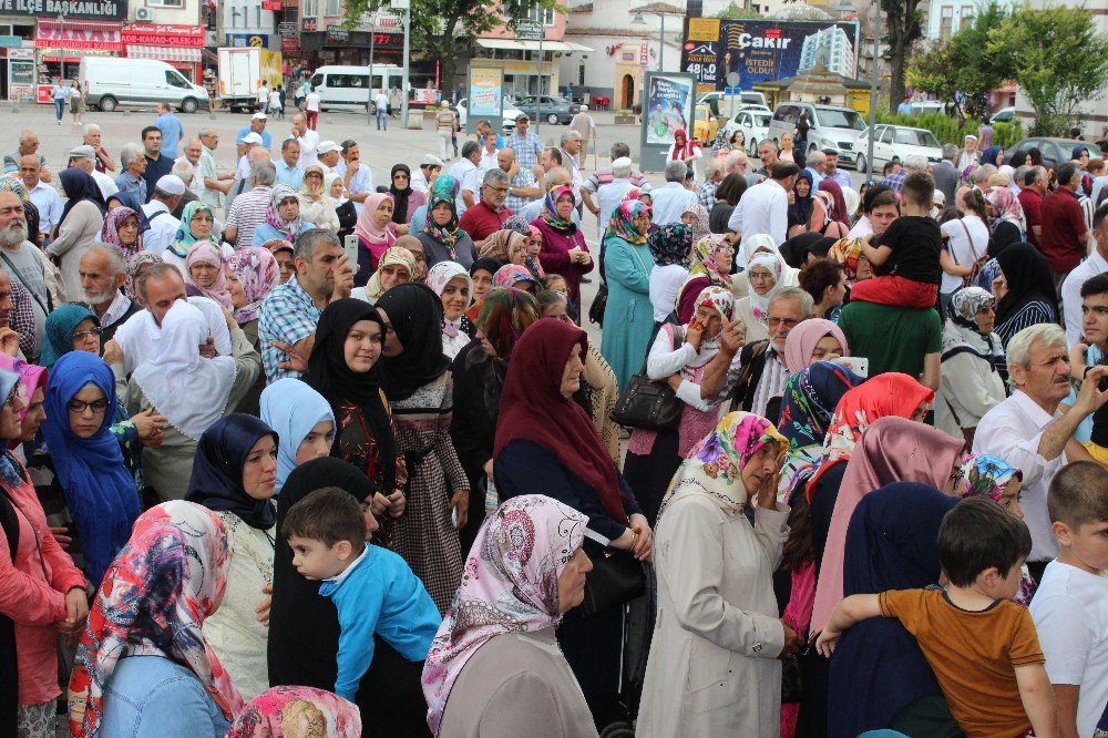 Ünye’den İlk Hac Kafilesi Yola Çıktı