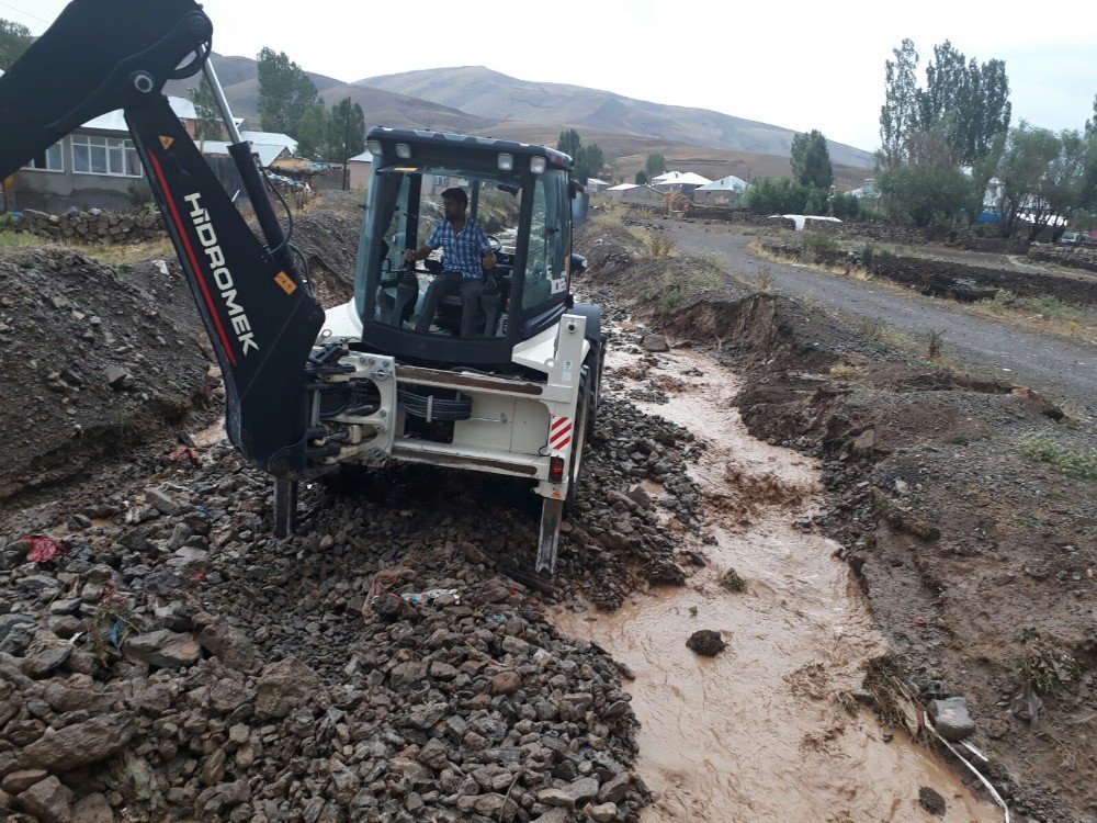 Çaldıran’da Sel