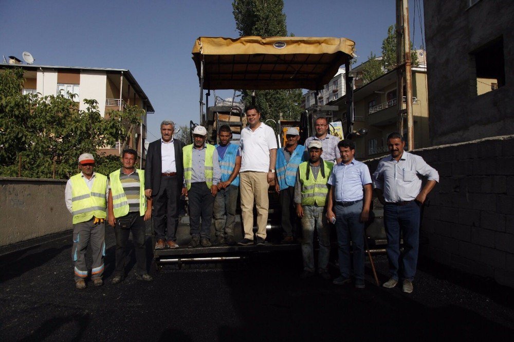 İpekyolu Belediyesinden Yol Yapım Ve Asfaltlama Çalışması