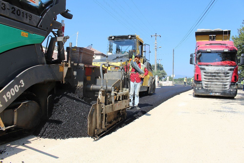 Büyükşehir’den Finike’ye Asfalt Seferberliği